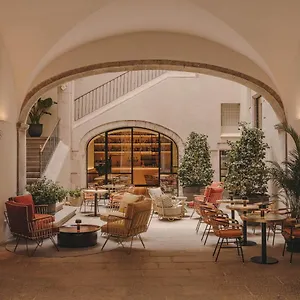 Palau Fugit 4*, Girona Spain